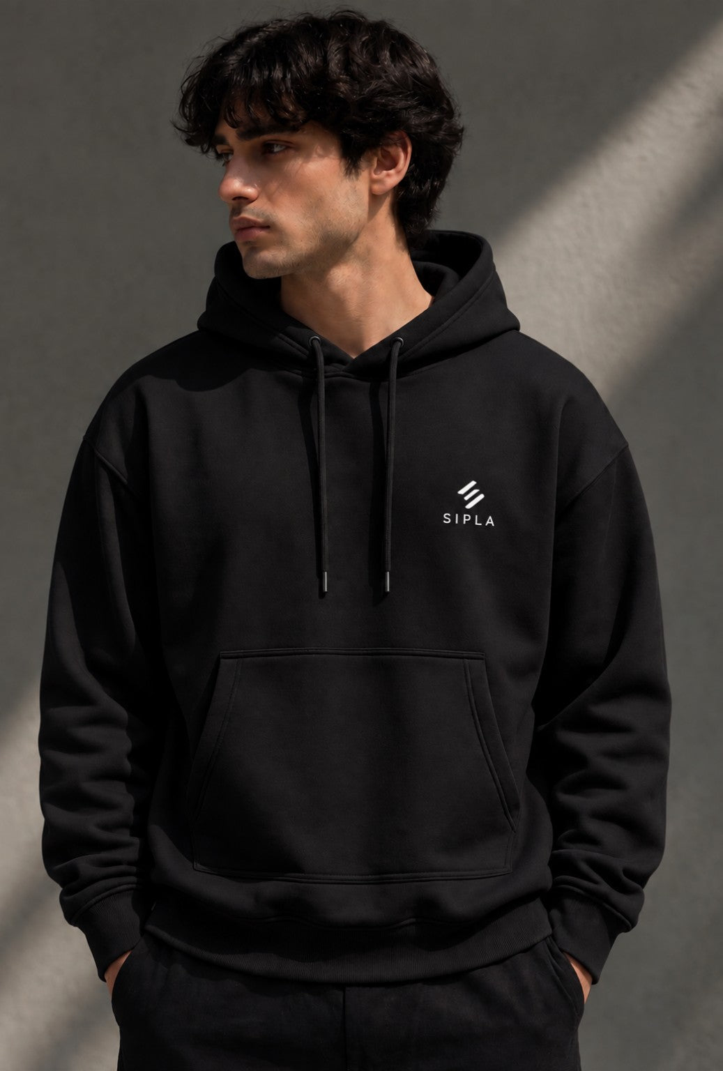 hoodies & sweatshirts